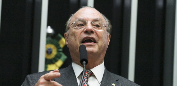 16.out.2012 - O deputado federal Paulo Maluf (PP-SP) durante discurso na Câmara