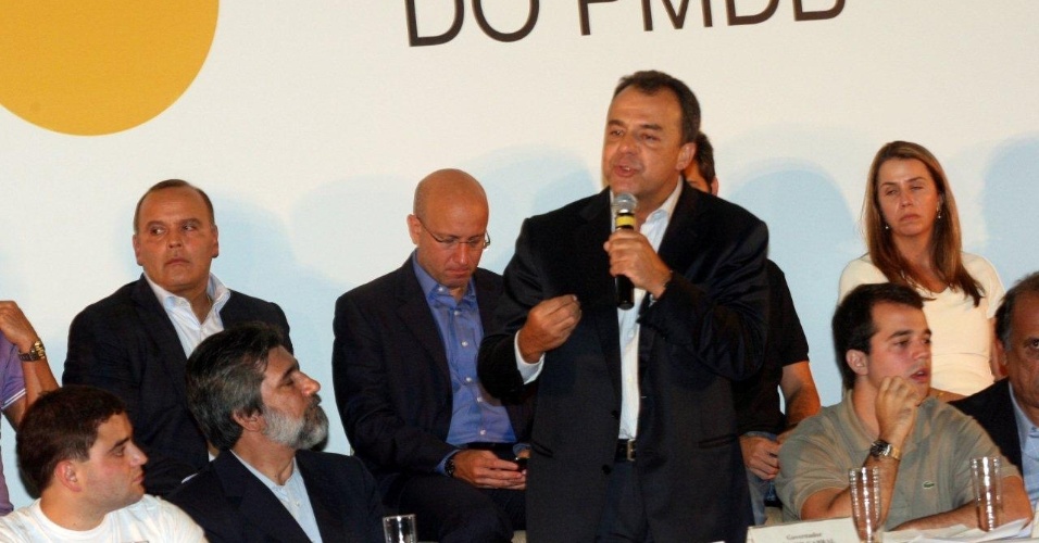 Governador do Rio, Sérgio Cabral (PSDB), discursa em evento da juventude do PMDB, no Rio 