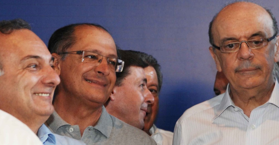 Da esquerda para a direita, o deputado Ricardo Tripoli, o governador de SP, Geraldo Alckmin, e o ex-governador José Serra durante o evento que anunciou Serra como o candidato tucano para a disputa municipal em São Paulo