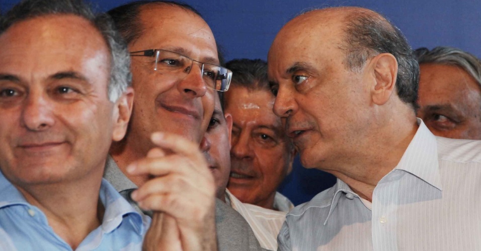 Da esquerda para a direita, o deputado Ricardo Tripoli, o governador de SP, Geraldo Alckmin, e o ex-governador José Serra durante o evento que anunciou Serra como o candidato tucano para a disputa municipal em São Paulo