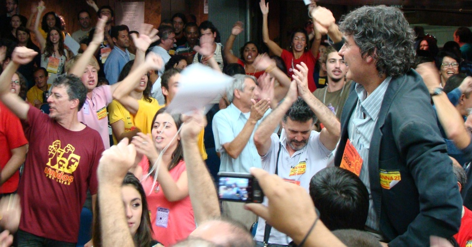 Deputado estadual Carlos Giannazi (PSOL) é escolhido como pré-candidato à Prefeitura de São Paulo