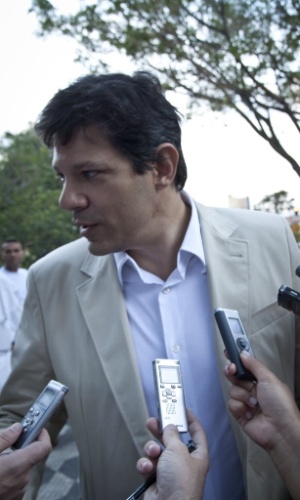 O pré- candidato à Prefeitura de São Paulo, Fernando Haddad, visita o bairro de Santana, na zona norte da capital paulista
