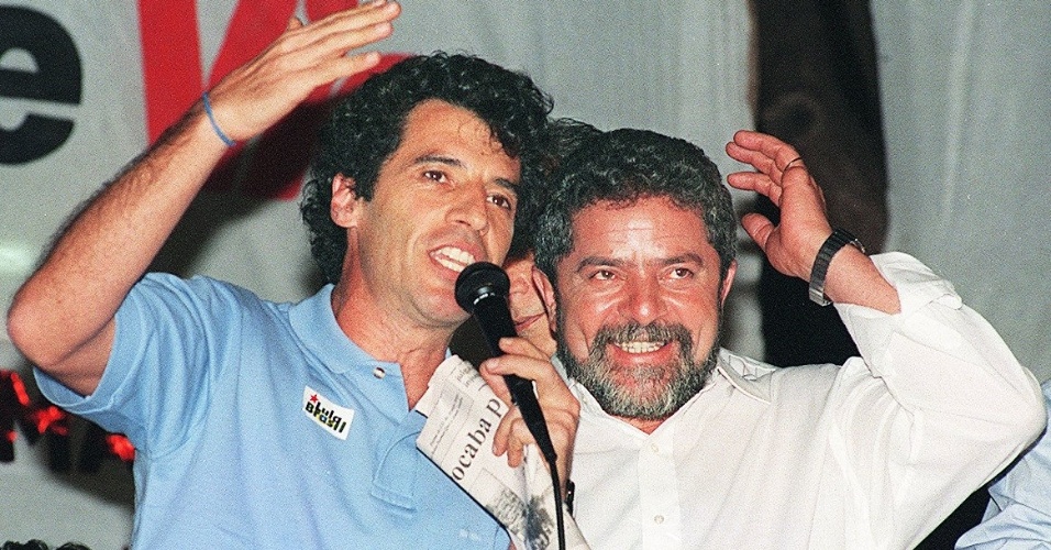 O ator Paulo Betti e Luiz Inácio Lula da Silva (PT) durante comício da campanha presidencial em Sorocaba
