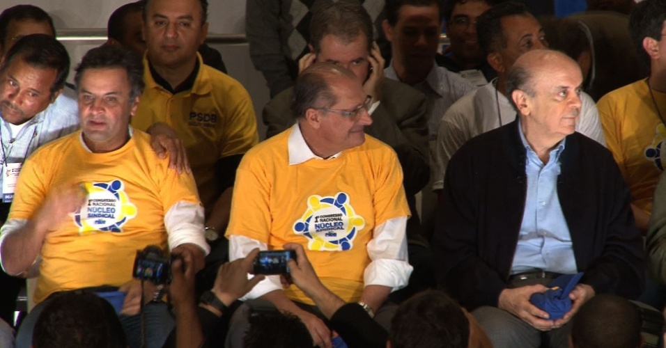 Aécio Neves, Geraldo Alckmin e José Serra, em congresso sindical do PSDB