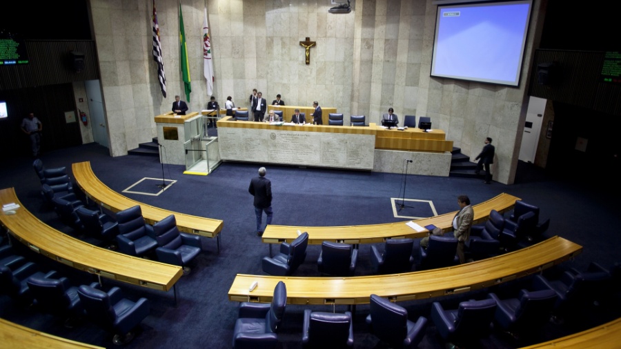 Câmara Municipal de São Paulo aprovou projeto de lei apresentado pelo prefeito Ricardo Nunes (MDB) que dobra os salários de servidores comissionados - Lucas Lima/UOL 
