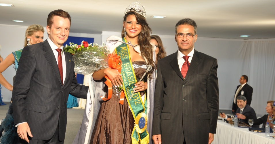 23.mai.2012 - O pré-candidato do PRB à Prefeitura de São Paulo, Celso Russomanno, participa de concurso de beleza em Brasília