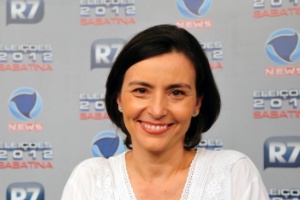 30.mai.2012- Soninha participa de sabatina do "R7" e da "Record News"