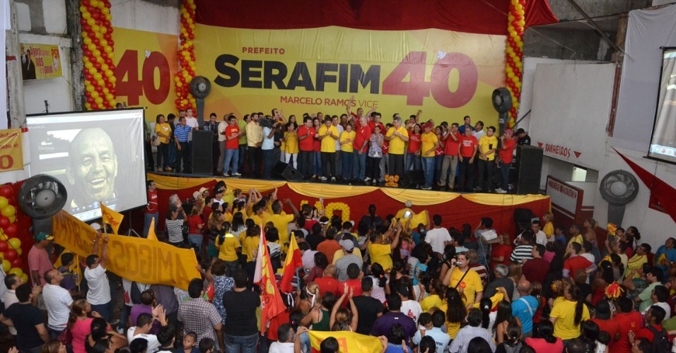 24.jun.2012 - O ex-prefeito Serafim Corrêa (PSB) foi homologado como candidato à prefeito de Manaus em convenção realizada pelo partido