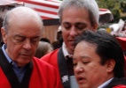 José Serra dança para conquistar votos no bairro da Liberdade - Amauri Nehn/Brazil Photo Press/AE