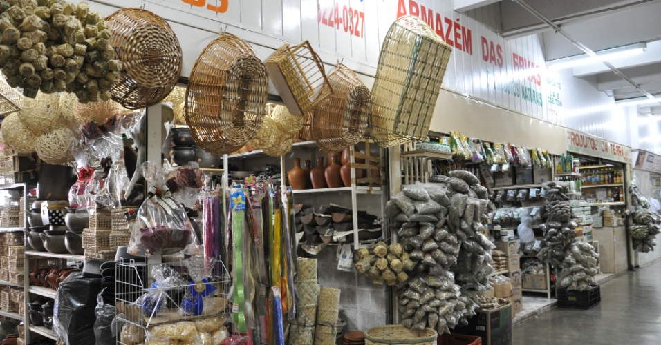 Mercado Central de Goiânia, onde estão à venda produtos como cestas, ervas e temperos