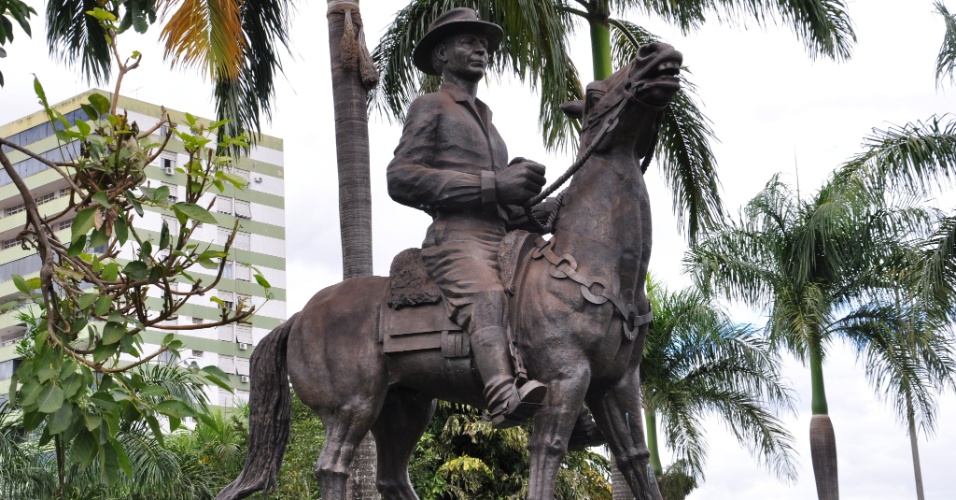 Monumento à memória de Pedro Ludovico Teixeira, interventor federal que participou da transformação de Goiânia em capital 
