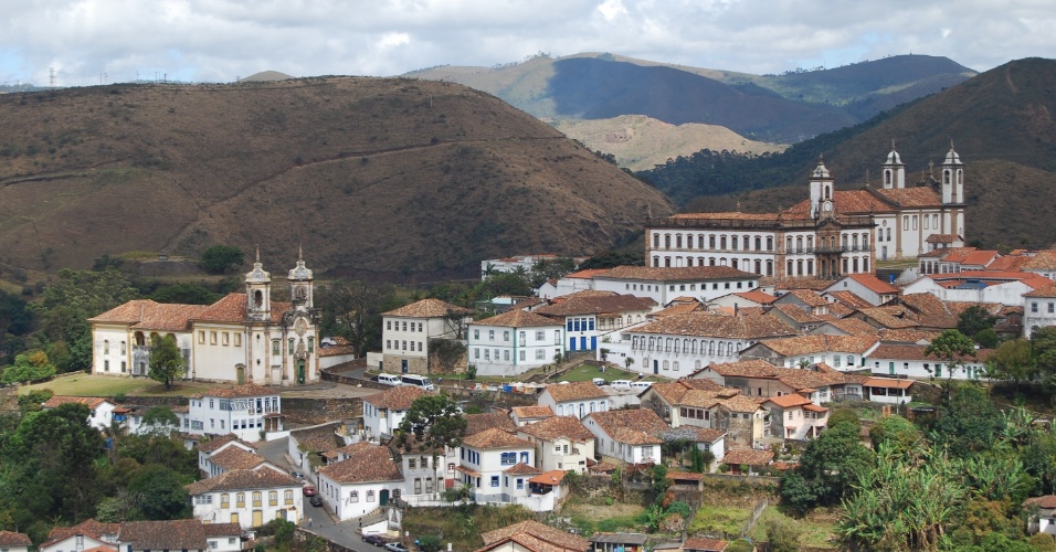 Ouro Preto vista de cima. Cidade histórica no interior de Minas atrai visitantes de todo o mundo
