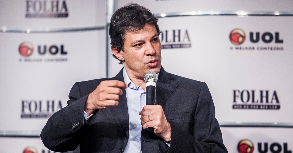 13.set.2012 - O candidato do PT à Prefeitura de São Paulo, Fernando Haddad, participa da sabatina Folha/UOL. Ele disse que o plano de governo de Celso Russomanno (PRB) é 