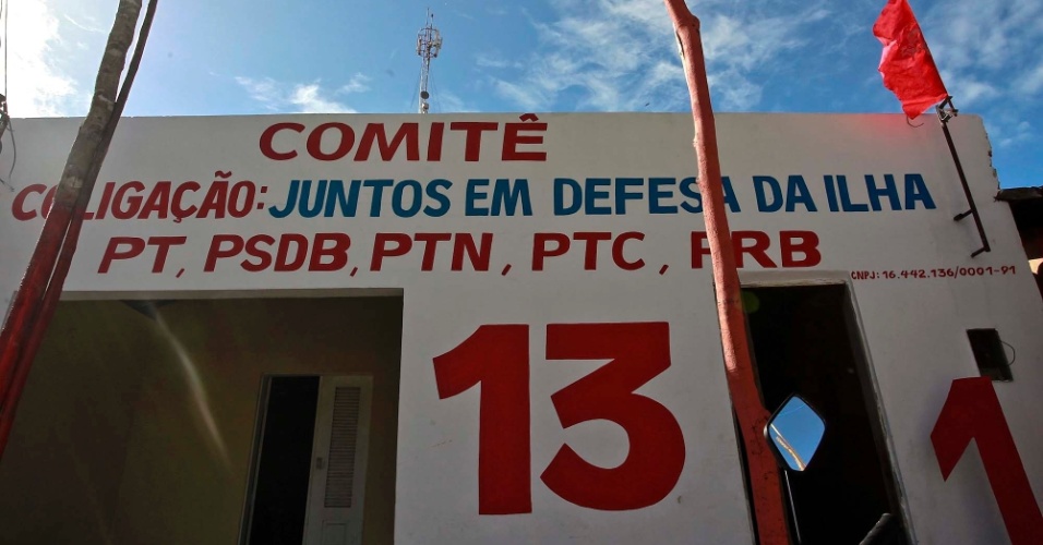 19.set.2012 - Fachada de comitê político no município de Ilha Grande, no Piauí