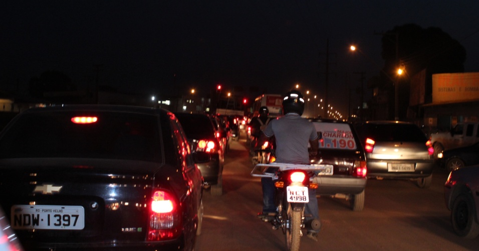 21.jul.2012 - Motoristas enfrentam congestionamento em Porto Velho (RO)