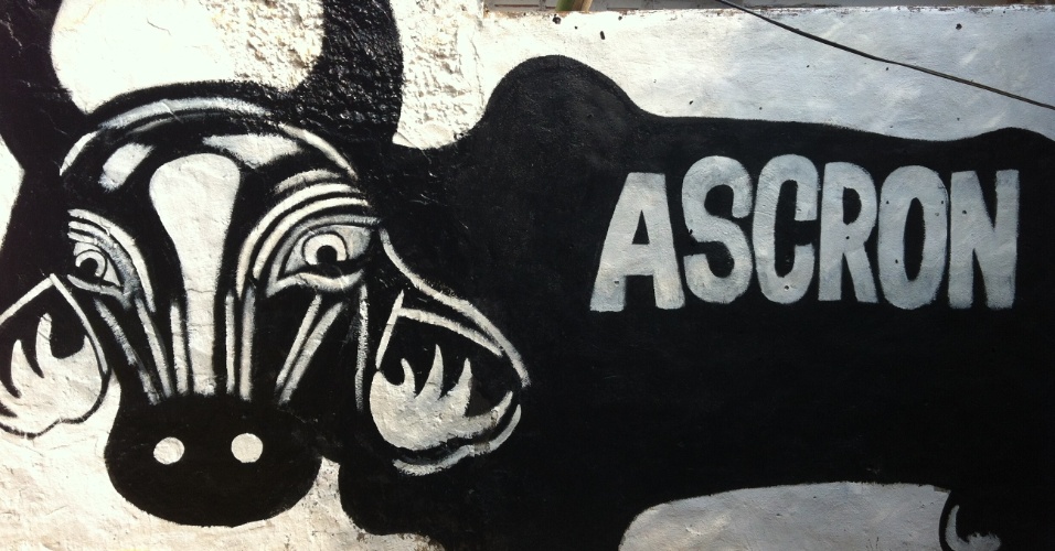 21.jul.2012 - Pintura na parede da sede da Ascron, Associação de Cornos de Rondônia, em Porto Velho (RO)