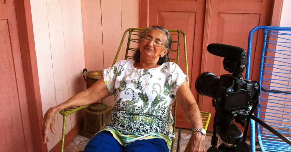 21.set.2012 - Maria Cosson, 83, é a doceira mais antiga de Xapuri, no Acre
