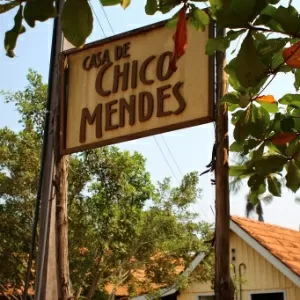 Acre vive cotidiano de tensão agrária 25 anos após morte de Chico Mendes -  BBC News Brasil