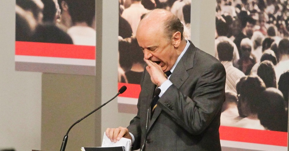 24.set.2012 - Pouco requisitado no segundo bloco, José Serra (PSDB) (na foto) foi criticado por Carlos Giannazi (PSOL) sobre sua gestão para os servidores públicos