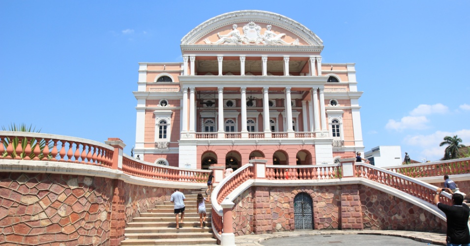 24.set.2012 - Teatro Amazonas, localizado no centro de Manaus (AM), foi inaugurado em 1896