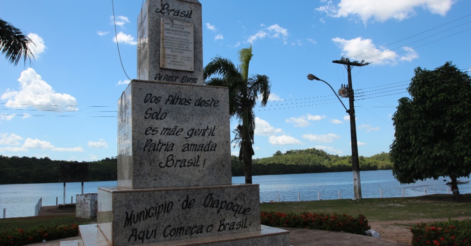 Monumento em Oiapoque (AP)