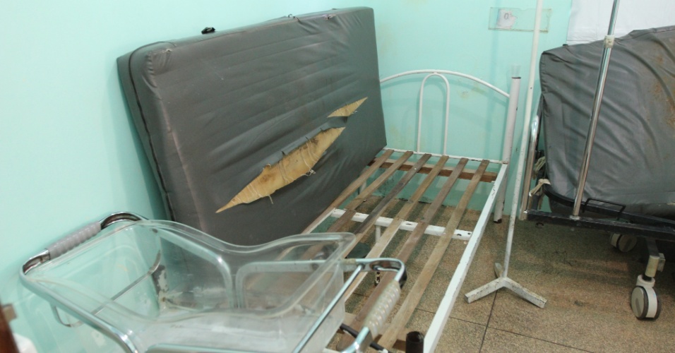 Unidade mista de saúde de Oiapoque tem colchões rasgados