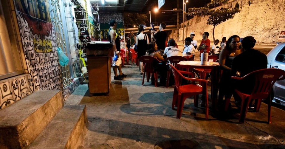 25.set.2012 - Bar tradicional de reggae no bairro da Liberdade em São Luís, no Maranhão