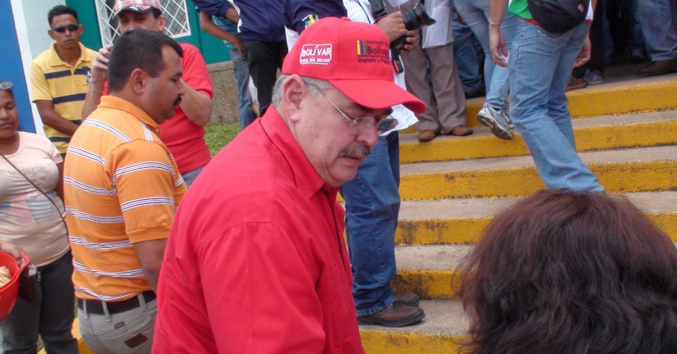 26.set.2012 - Francísco José Rangel Gómez, governador do Estado de Bolívar, na Venezuela, visita Santa Elena de Uairen