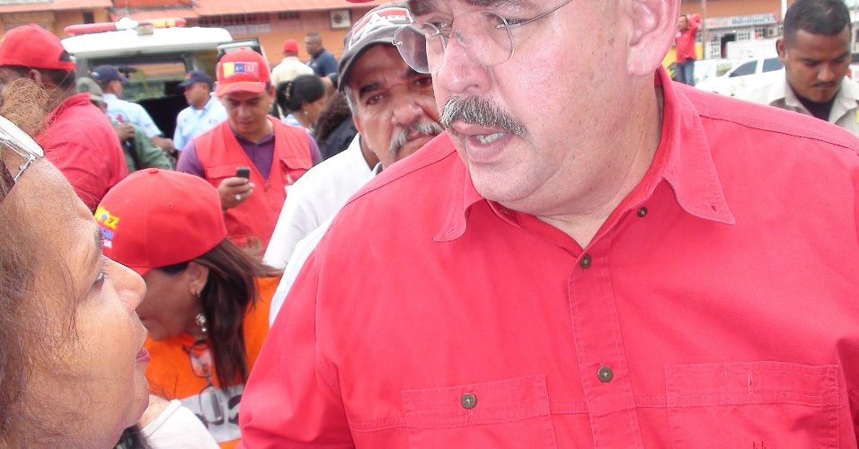 26.set.2012 - Francísco José Rangel Gómez, governador do Estado de Bolívar, na Venezuela, visita Santa Elena de Uairen