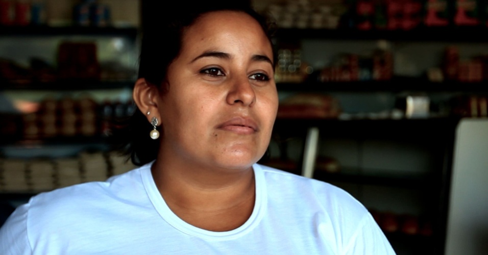 Cintia Silva da Costa, moradora e comerciante de Ilha Grande (PI)